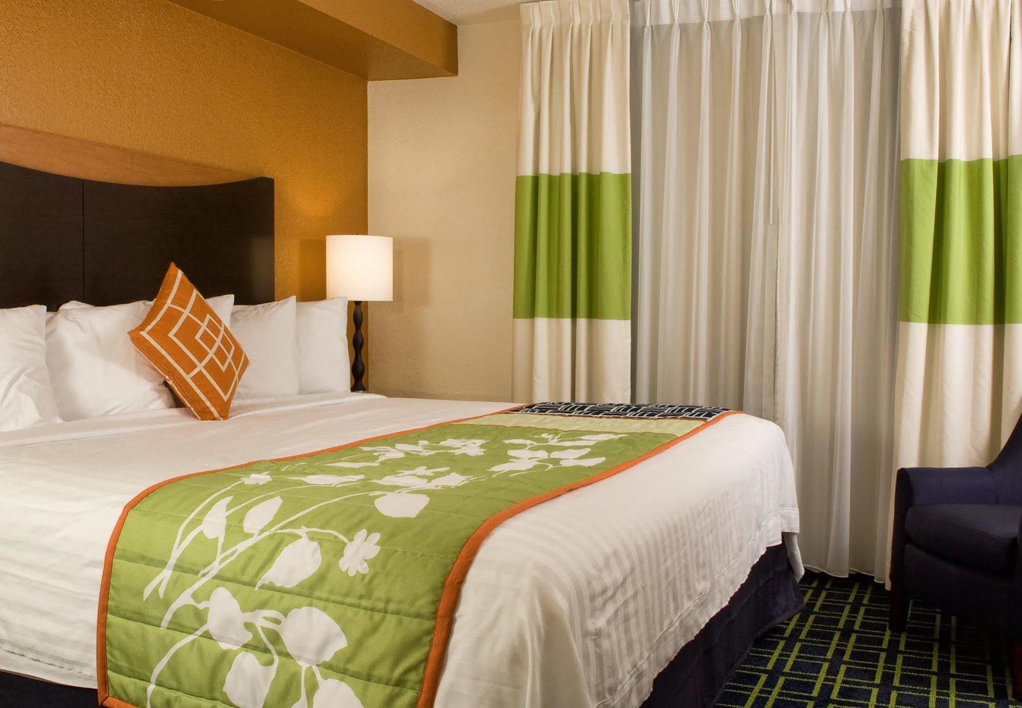 Fairfield Inn & Suites By Marriott Orlando Lake Buena Vista Buitenkant foto